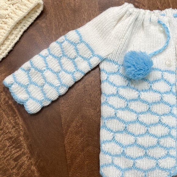 Handmade baby Vintage sweaters cream & white & blue, both button ups - Picture 5 of 8